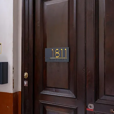 1811 Residenza Storica נאפולי