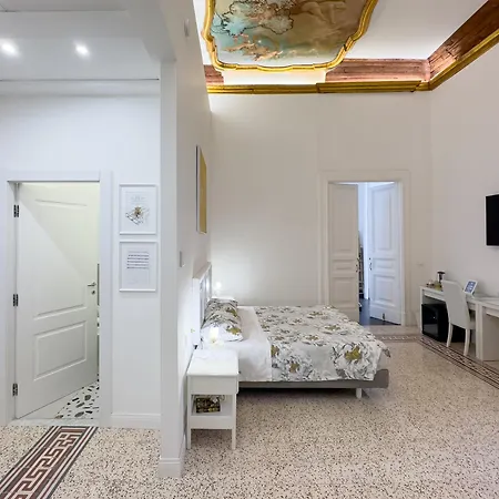1811 Residenza Storica נאפולי
